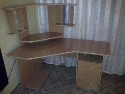 Лот: 3241667. Фото: 1. Стол компьютерный. Компьютерные и письменные столы