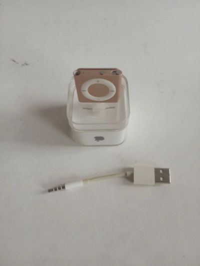 Лот: 18261827. Фото: 1. Плеер Apple iPod Shuffle 4 золотой. Плееры