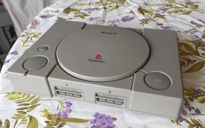 Лот: 17666727. Фото: 1. Sony Play Station SCPH-5502. Игровые приставки, консоли