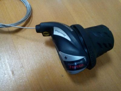 Лот: 10581678. Фото: 1. Шифтер (манетка) Shimano 7ск. Запчасти