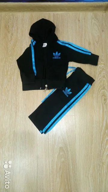 Лот: 6357853. Фото: 1. Детский спортивный костюм "Adidas... Костюмы, пиджаки, комбинезоны