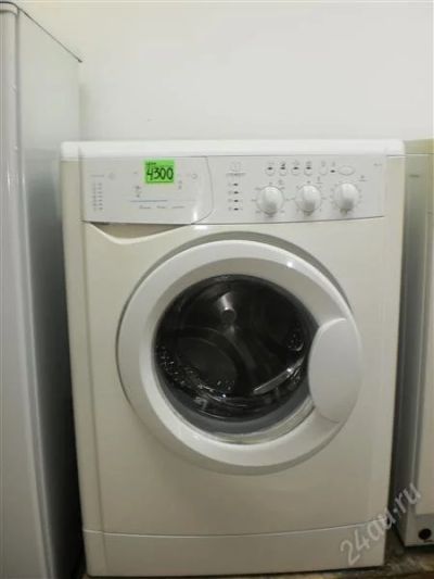 Лот: 2747218. Фото: 1. Indesit WIL105. Стиральные машины