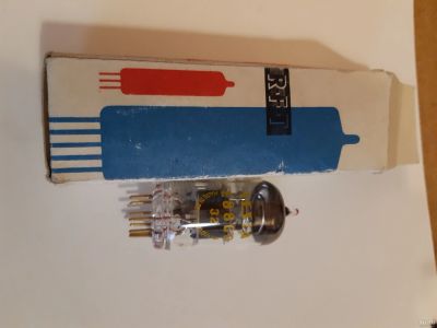 Лот: 18556459. Фото: 1. Радиолампа E88CC Tesla. Электронные лампы