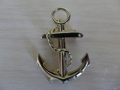 Лот: 4439594. Фото: 1. Значок "Якорь", 5 х 3 см. Сувенирные