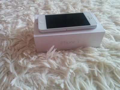 Лот: 7505811. Фото: 1. iPhone 5 белый, комплект. Смартфоны