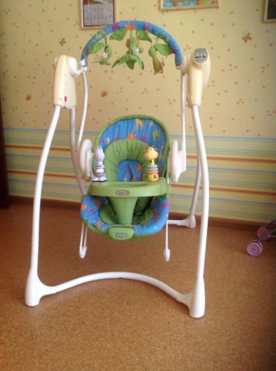 Лот: 5402897. Фото: 1. Качеля-шезлонг Graco 2 в 1. Ходунки, прыгунки, качели