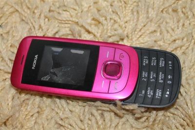 Лот: 2496164. Фото: 1. Nokia 2220s.Читайте описание. Кнопочные мобильные телефоны