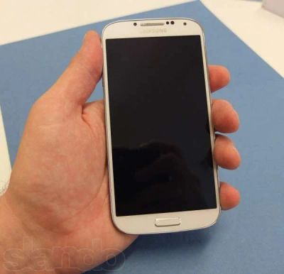 Лот: 3695204. Фото: 1. samsung i9500 galaxy s4 16gb white. Смартфоны