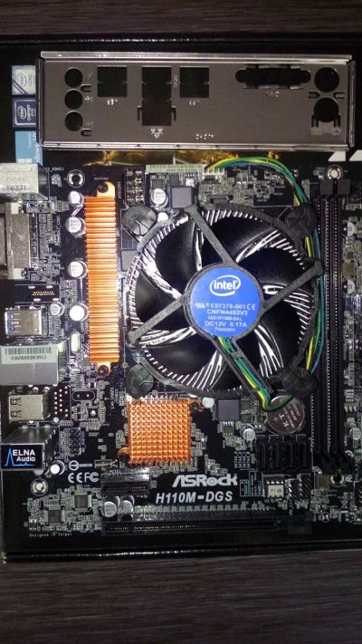 Лот: 9431982. Фото: 1. Материнская плата ASRock H110M-DGS... Материнские платы