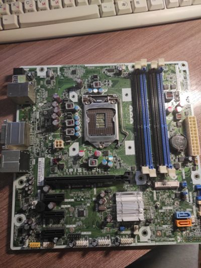 Лот: 17346275. Фото: 1. Pegatron IPISB-CH lga1155 H67. Материнские платы