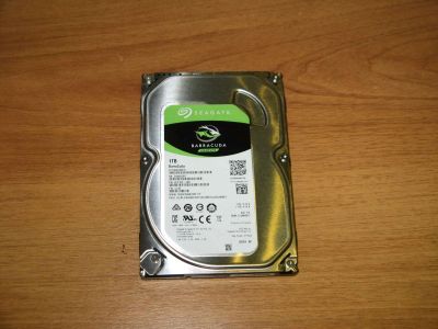 Лот: 18272237. Фото: 1. seagate barracuda st1000dm010... Жёсткие диски (HDD)