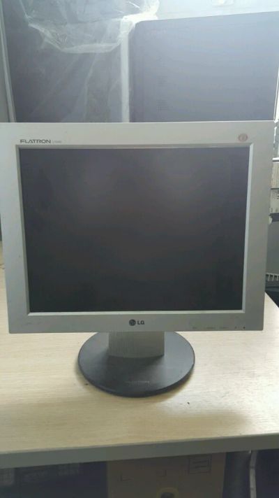 Лот: 7993113. Фото: 1. Lg l1530s. ЖК-мониторы