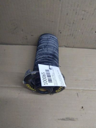 Лот: 21396621. Фото: 1. пыльник стойки Honda Insight ZE2. Двигатель и элементы двигателя