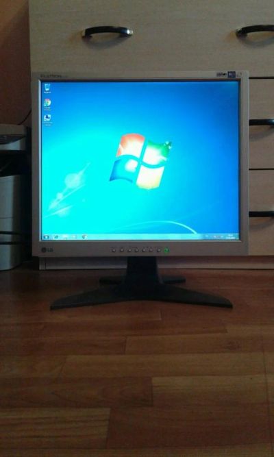 Лот: 7430034. Фото: 1. монитор LG Flatron l1910p диагональ... ЖК-мониторы