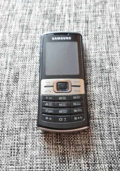 Лот: 17819454. Фото: 1. Сотовый телефон Samsung GT-C3011... Кнопочные мобильные телефоны