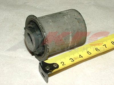 Лот: 13427452. Фото: 1. Сайлентблок переднего нижнего... Другое (автозапчасти)