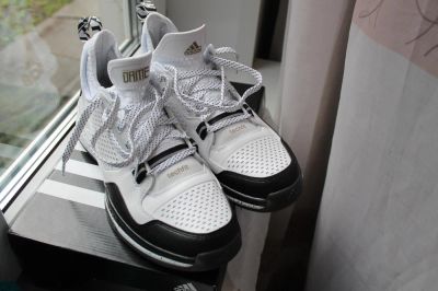 Лот: 6070467. Фото: 1. Баскетбольные Кроссовки Adidas... Кеды, кроссовки, слипоны