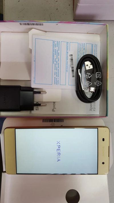 Лот: 8622051. Фото: 1. Sony Xperia XA F 3111 Lime Gold. Смартфоны