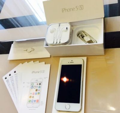Лот: 6455577. Фото: 1. iPhone 5s 16Gb silver. Смартфоны