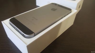 Лот: 15245470. Фото: 1. IPhone SE 32gb RU/A. Смартфоны