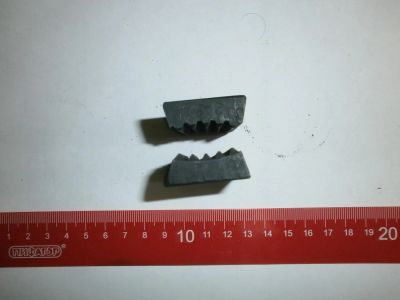 Лот: 8263628. Фото: 1. прижим губки тисков каленые. Металлы, металлолом