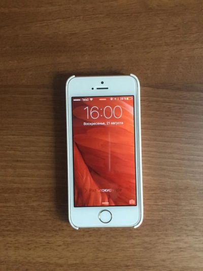 Лот: 8042262. Фото: 1. Apple iPhone 5S 32Gb - Золотой... Смартфоны