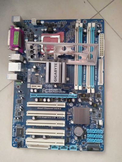 Лот: 14027721. Фото: 1. Gigabyte GA-P43T-ES3G 4*DDR3 FSB... Материнские платы
