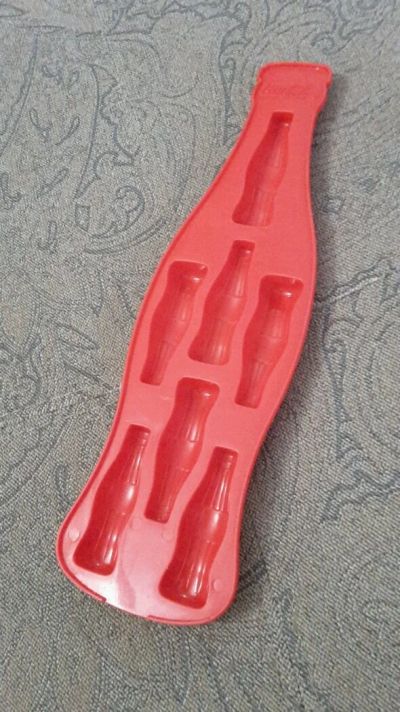 Лот: 10055497. Фото: 1. Форма для льда Cola. Кухонные аксессуары