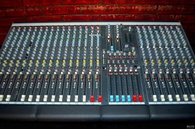 Лот: 16085723. Фото: 1. Allen & Heath GL 2200-424. Микшерная... Микшеры, предусилители, микрофонные эффекты