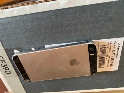 Лот: 18018838. Фото: 1. iPhone 5s 16gb space gray. Смартфоны