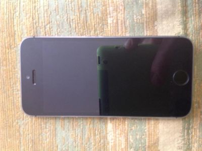 Лот: 5293131. Фото: 1. iPhone 5s space grey 16gb. Смартфоны