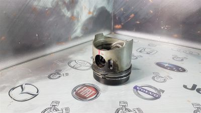 Лот: 23585679. Фото: 1. Поршень Mitsubishi Canter 4D32... Двигатель и элементы двигателя