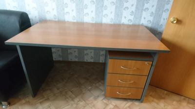 Лот: 11316381. Фото: 1. Стол офисный. Компьютерные и письменные столы