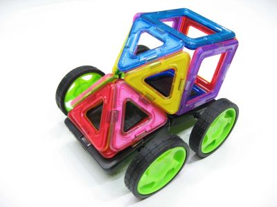 Лот: 11283895. Фото: 1. Магнитный Конструктор Авто. Отличный... Конструкторы