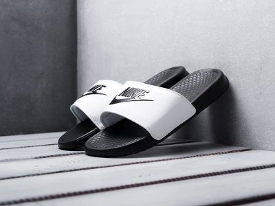 Лот: 13475874. Фото: 1. Сланцы Nike Benassi JDI Артикул... Шлепанцы, сланцы