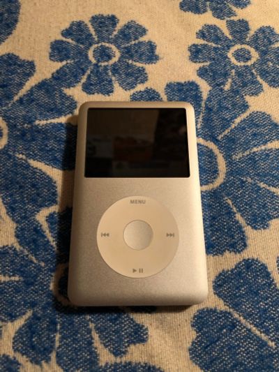Лот: 14663832. Фото: 1. Apple iPod classic 160GB. Плееры