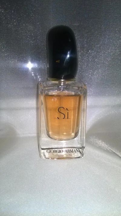 Лот: 6709965. Фото: 1. si.30 ml без пары пшиков..только... Женская парфюмерия