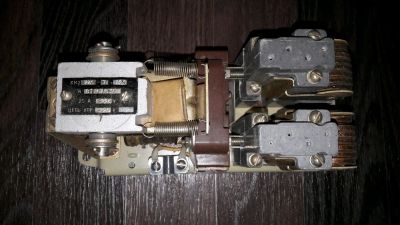 Лот: 12096865. Фото: 1. Контактор км2 221-7-м4. Магнитные пускатели, контакторы, реле
