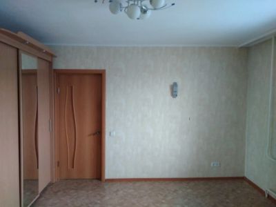Лот: 13000275. Фото: 1. Сдам 1-ком квартиру Металлургов... Квартиры, студии