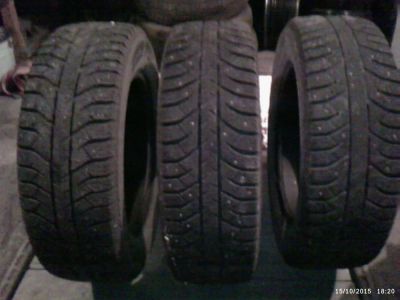 Лот: 6274377. Фото: 1. 3 шт. зимние шипованные шины Bridgestone... Шины