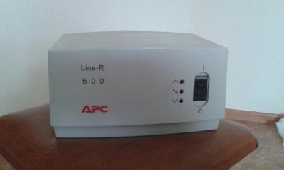 Лот: 10023696. Фото: 1. Стабилизатор напряжения APC Line-R... ИБП, аккумуляторы для ИБП