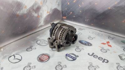 Лот: 23588393. Фото: 1. Генератор Chrysler 300C EER 04896805AD. Электрооборудование