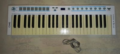 Лот: 7519014. Фото: 1. Продам midi клавиатуру CME U-key... MIDI-оборудование