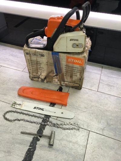 Лот: 17138948. Фото: 1. Бензопила Stihl MS180 03.2018г. Бензо-, мотоинструмент