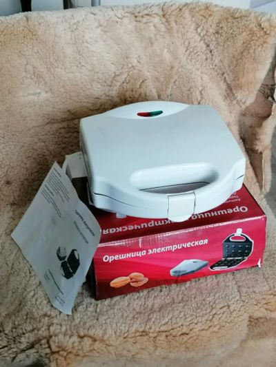 Лот: 17380806. Фото: 1. Орешница Nuts Maker 750 Вт (Oriflame... Кухонная