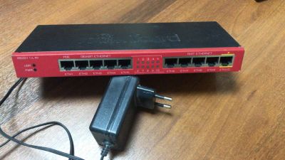 Лот: 21431284. Фото: 1. Коммутатор Mikrotik RouterBOARD... Коммутаторы