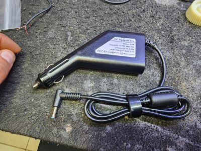 Лот: 25856666. Фото: 1. Автомобильное зарядное для ноутбука... Корпуса, блоки питания