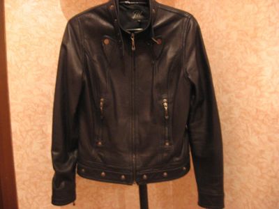 Лот: 6469641. Фото: 1. Куртка женская черная кожанная. Верхняя одежда