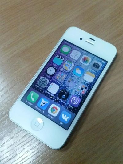 Лот: 3768067. Фото: 1. iphone 4 8gb РСТ (Белый) Состояние... Смартфоны