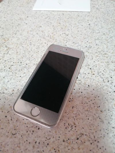 Лот: 17364419. Фото: 1. Apple iPhone se 64Gb. Смартфоны
